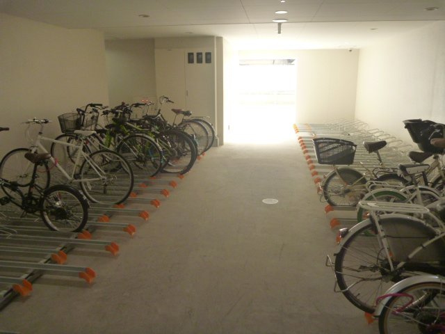 ラクラス長堀橋　BRAVI不動産のその他共用部分|【ラクラス長堀橋】駐輪場