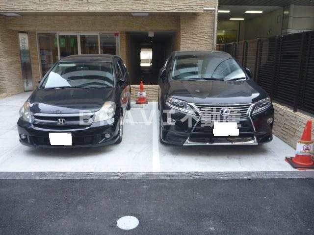 ラクラス長堀橋　BRAVI不動産の駐車場|【ラクラス長堀橋】駐車場があります