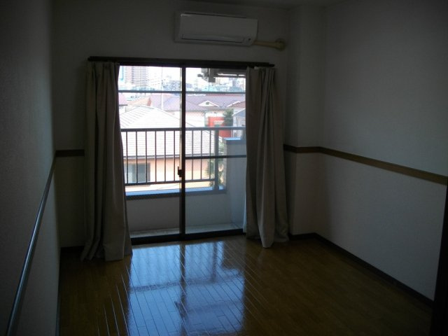 サンメゾン小岩の洋室