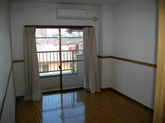 サンメゾン小岩の洋室