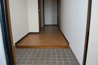 【玄関】 | ゴールデンエイジ | ※同建物同型別のお部屋
