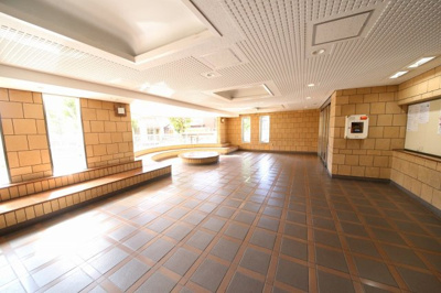 【エントランス】 | ローヤルシティ久喜