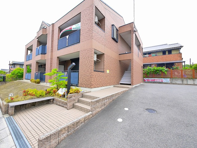 クニミLRのエントランス