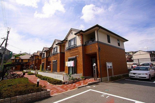 グランシャリオ(南登美ケ丘)C棟の外観|物件の外観です