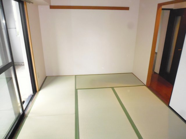 メゾンIYASAKAの和室