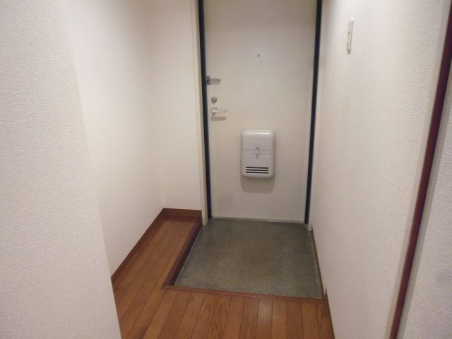 メゾンIYASAKAの玄関
