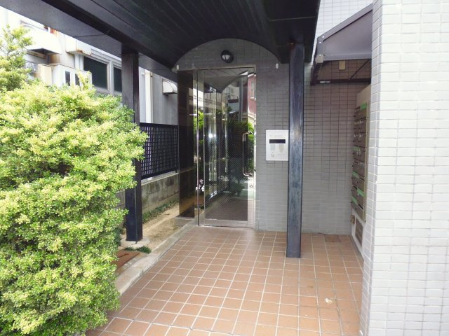 メゾンIYASAKAのエントランス