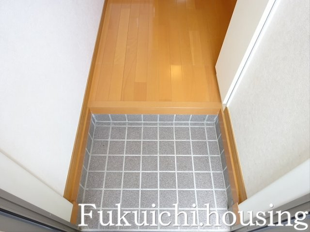メゾンけやきの玄関