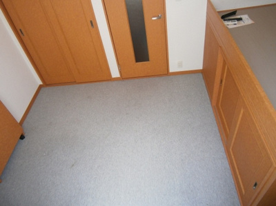 【居間・リビング】 | ジューンベリー | 1階はフローリング、2階以上はカーペットタイプとなります。