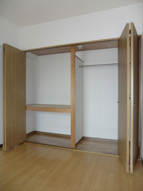 ロイヤルコート歌島の収納