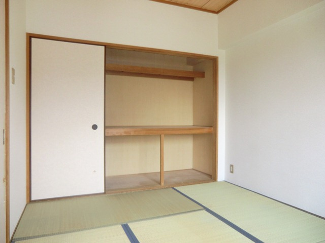 ロイヤルコート歌島の収納