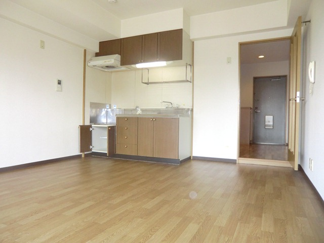 ロイヤルコート歌島の居間・リビング