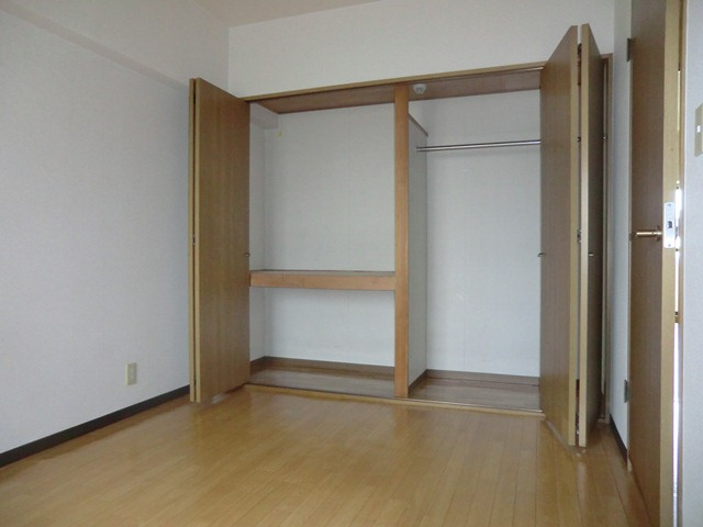 ロイヤルコート歌島の収納