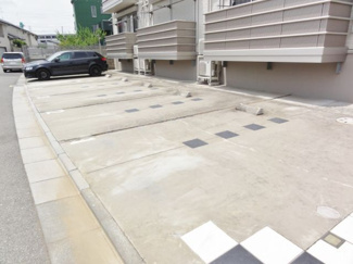 【駐車場】 | ※実際の区画とは異なります