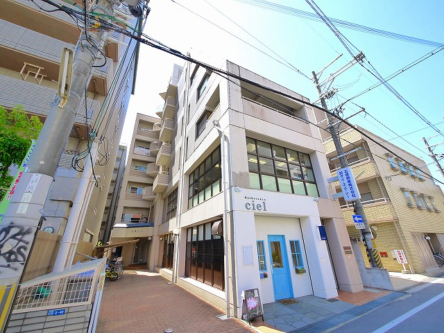 石橋ビルの外観