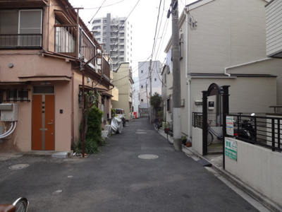 【周辺】 | 関根貸家 | 関根貸家 (右)　物件前　閑静な住宅街で静かな環境です！