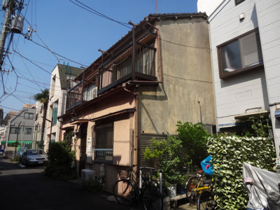 【外観】 | 関根貸家 | 関根貸家 (右)　希少な戸建て物件！入谷駅から徒歩５分・鶯谷駅から徒歩７分の好立地！閑静な住宅街で静かな環境！