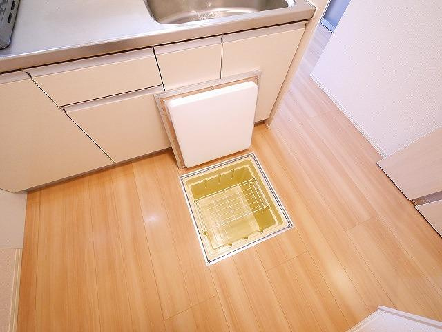 グラン　ウーヴェルトの収納|こまごまとしたものを収納できそうですね