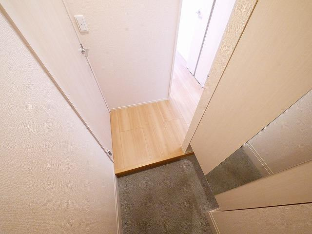 グラン　ウーヴェルトの玄関|収納もある玄関です