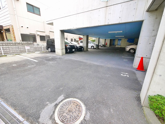 VISTA IMANISHIの駐車場|駐車場があるので、車を買う予定の方も安心です