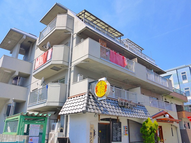 パレス新大宮の外観