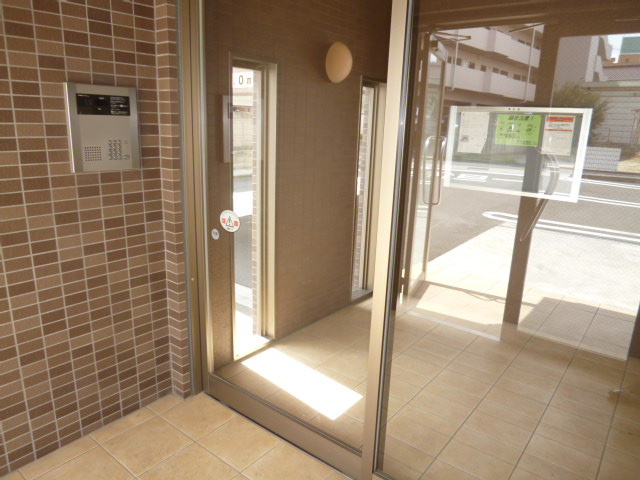 倉敷市老松町５丁目の賃貸マンションのエントランス|オートロック