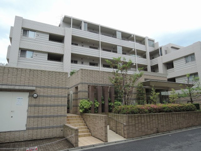 【外観】 | グランノアたまプラーザ | 高台に立地！前面が公園！重厚感のあるマンションです♪