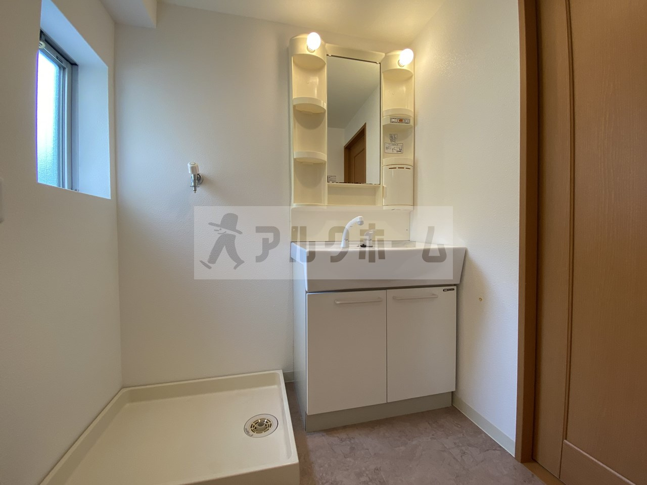 第3コーポ平野の独立洗面台