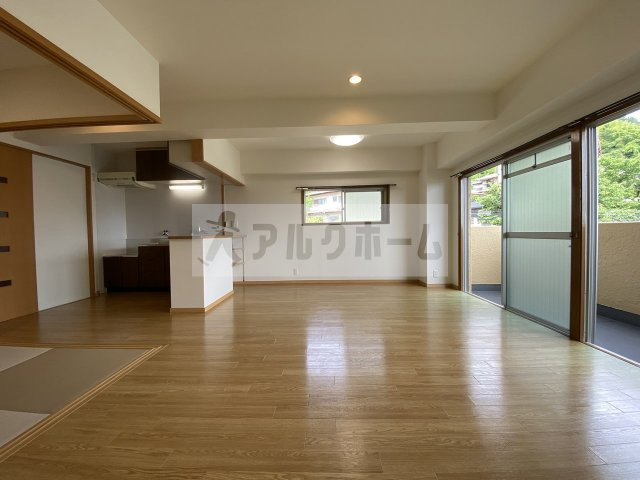 第3コーポ平野の居間・リビング