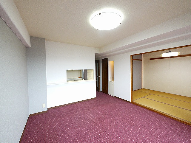 天理二階堂パーク・ホームズの居間・リビング|ゆったり過ごせるリビングです