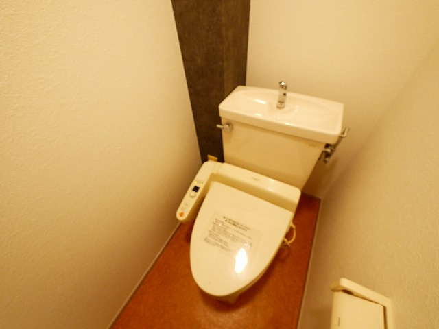 天理二階堂パーク・ホームズのトイレ|落ち着いたトイレです