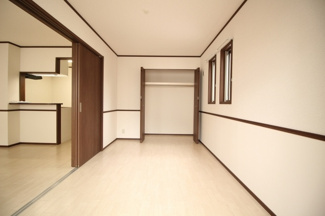 【寝室】 | グリーンガーデンⅡ | 落ち着いて過ごせるお部屋なので、寝室にいかがでしょうか
