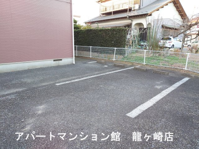 アネックスの駐車場