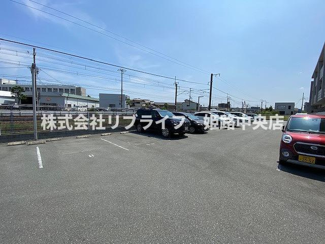 ブランジュールの駐車場