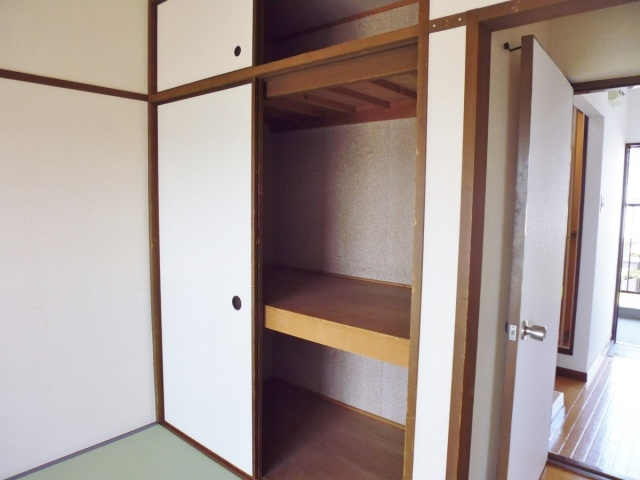 ルミナスハイツ2の収納