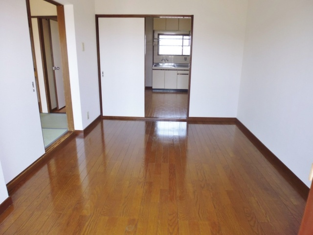 ルミナスハイツ2の居間・リビング