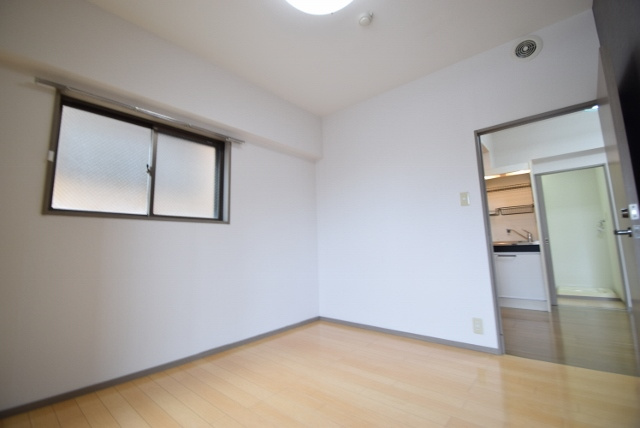 アルマース壱番館の洋室|各部屋窓あり
