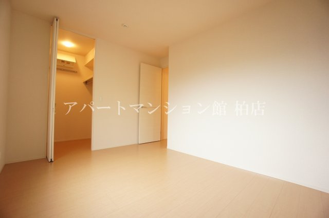 ルーチェBの寝室