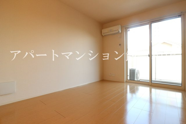 ルーチェBの居間・リビング|同施工会社、同型タイプです／※現況優先