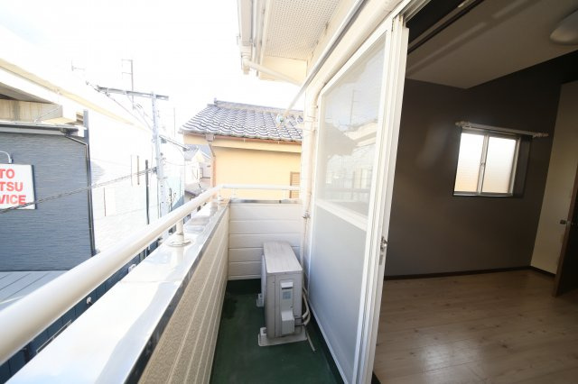 フラワーカースルＡ棟のシャワールーム|バルコニー