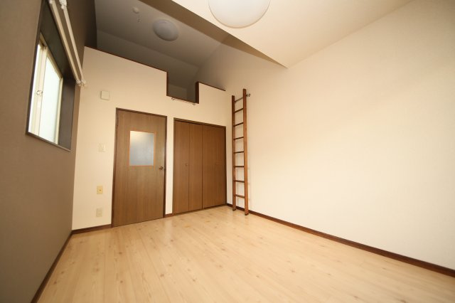 フラワーカースルＡ棟の洋室|洋室（3）