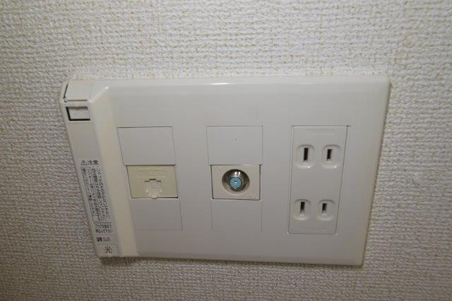 総社市井尻野のアパートのその他共用部分|ＴＶジャック・電話モジュラー
