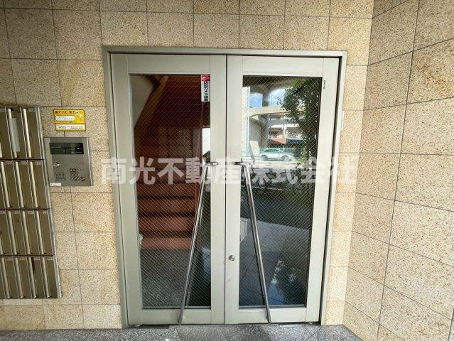 アドバンス俊徳のエントランス