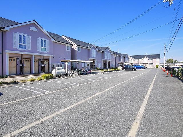 シャトーローリエＣの駐車場|カースペースがあります