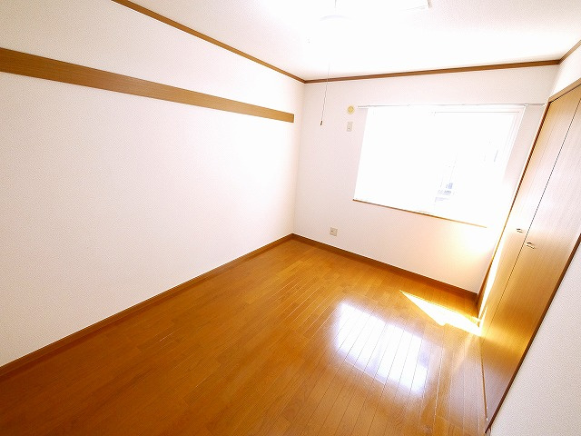 シャトーローリエＣの寝室|ゆとりの広さです