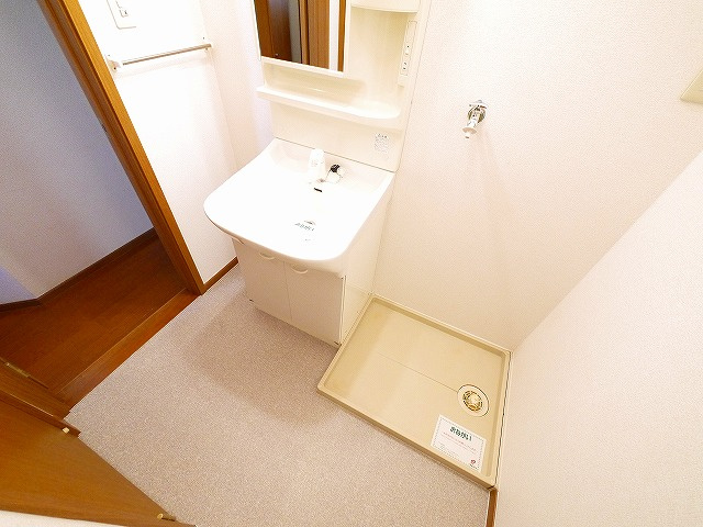 シャトーローリエＣの洗面所|スペースが確保できる洗面所です