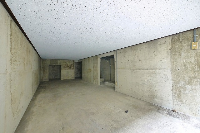 古市町貸家の駐車場