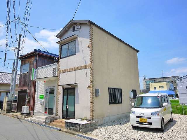 木津清水貸事務所の外観