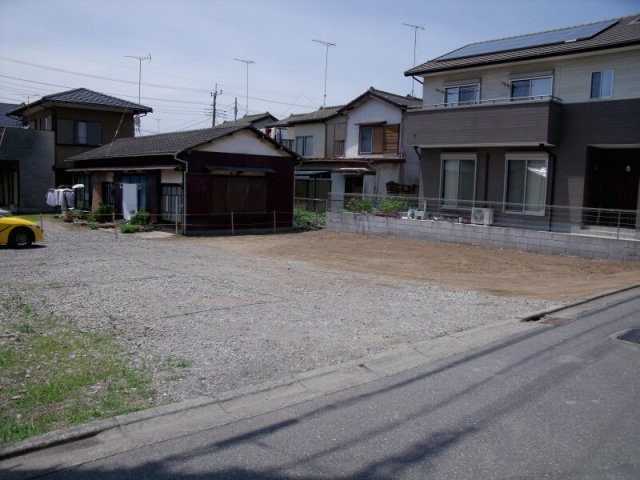 鴻巣市富士見町の売地の前面道路含む現地写真