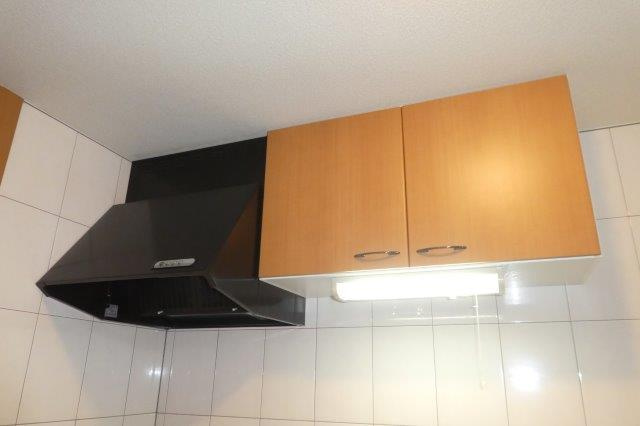 アベニールのキッチン|キッチン上収納